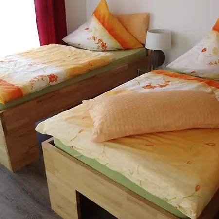 拉蒙特旅馆 3* Großbettlingen